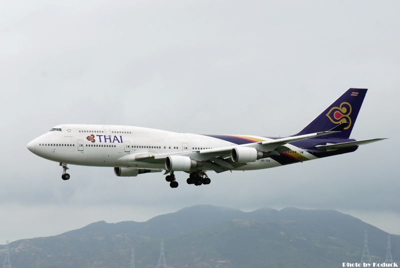 Thai Airways B747-4D7(HS-TGA)@VHHH_1(2)_20100625.jpg Thai Airways B747-4D7(HS-TGA)@VHHH_1(2)_20100625.jpg