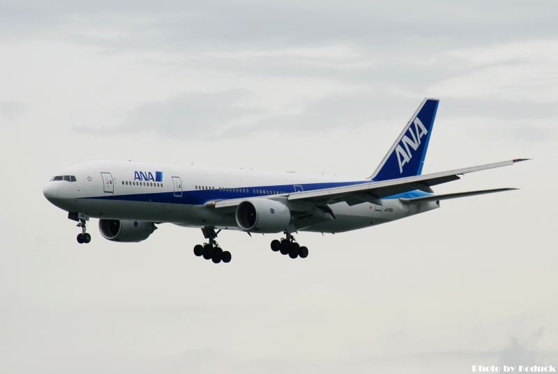 ANA B777-281ER(JA716A)@VHHH_1(2)_20100625.jpg ANA B777-281ER(JA716A)@VHHH_1(2)_20100625.jpg