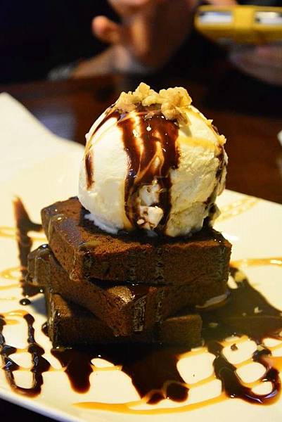 DSC_1158_nEO_IMG DSC_1158_nEO_IMG