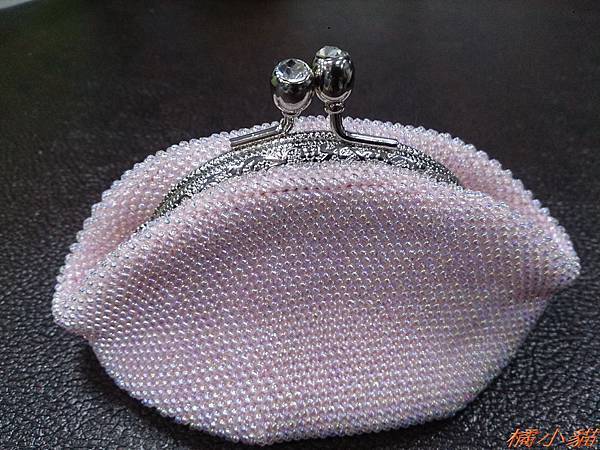 粉紅口金珠包 (4).jpg