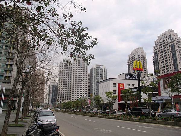 p16關新路(麥當勞) p16關新路(麥當勞)