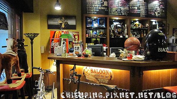 店內吧檯