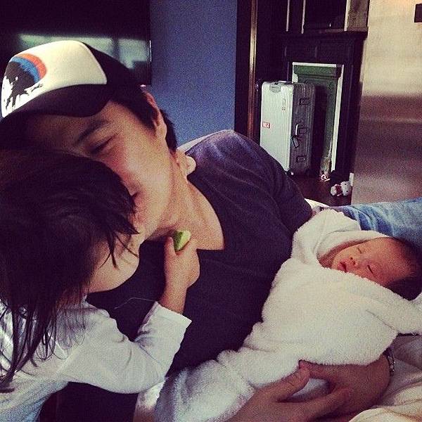 1889149_1442513785965897_733918698_n