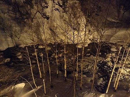 0206-0415.jpg 0206-0415.jpg