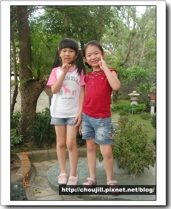 12<br />
9633569_l.jpg 129633569_l.jpg