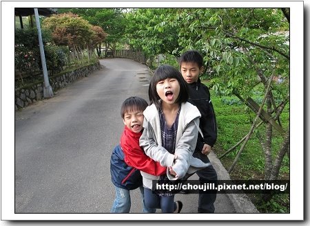 諧星姊弟與正經哥