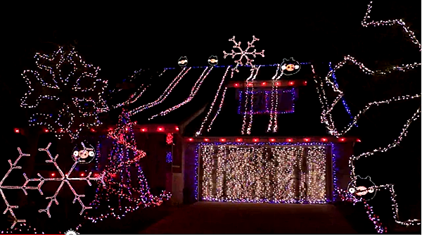 聖誕燈裝飾成夢幻的家(Angry Birds Christmas Light Game).png 聖誕燈裝飾成夢幻的家(Angry Birds Christmas Light Game).png