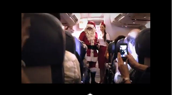 3萬英呎上的飛機出現聖誕老公公啦.png 3萬英呎上的飛機出現聖誕老公公啦.png