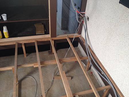 層就頂樓地板架高施工 (7).JPG