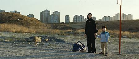 WHEN WE LEAVE_STILL_02_cs.jpg