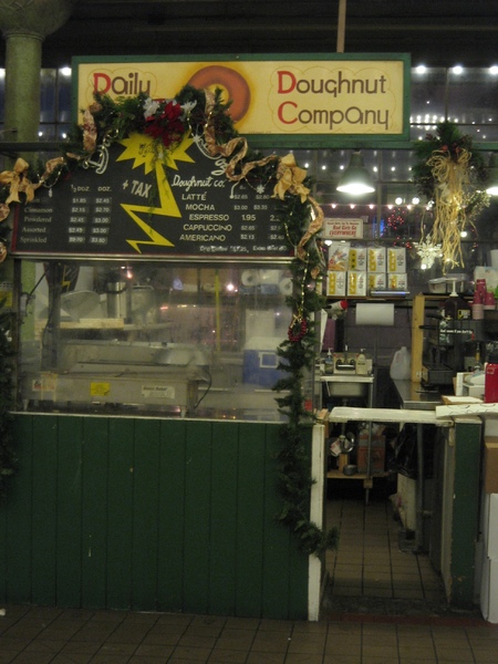 Charles推薦的doughnut攤才快5:00就已經收了