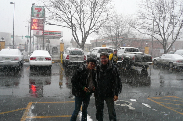 這雪...也下得太扯了!