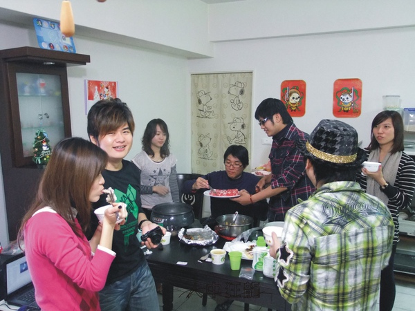 98聖誕夜美食交換禮物趴24.jpg 98聖誕夜美食交換禮物趴24.jpg