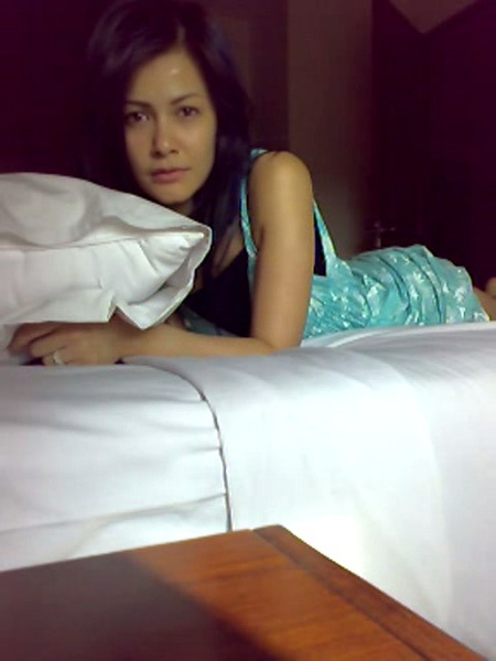 Cut Tari And Ariel Peterpan Leaked Hotel Room Indonesian Celebrity Sex Tape, Hot Sex Video Scandal For Download www.GutterUncensored.com 27.jpg