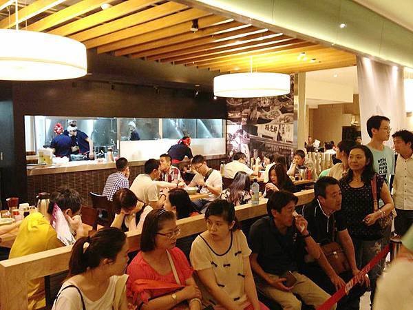 59791_10200123832842718_1549480611_n