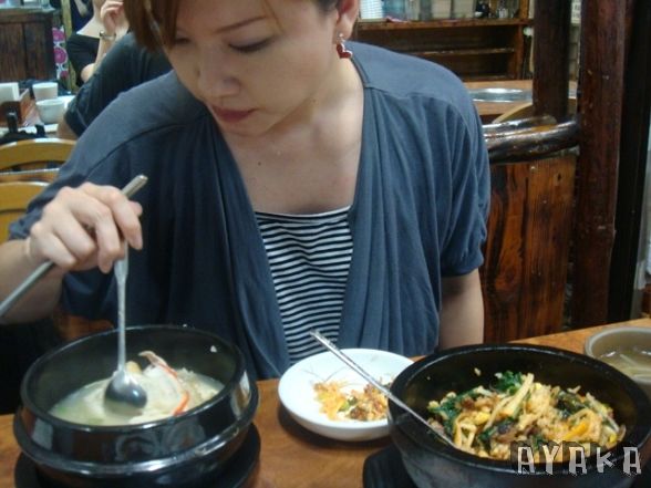 【韓國行】DAY2~明洞買彩妝/全州中央會館吃石鍋拌飯/蔘雞湯(上篇) - 第29張圖 下一張(熱鍵:c)