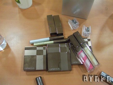 【彩妝】燒燙燙的RMK/LUNASOL夏季新品實品照(新增試色) - 第12張圖 回上一層(熱鍵:b)