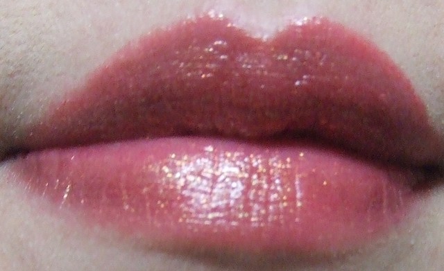 【唇妝】買贈品送雜誌~這次是為了AVON水吻流金唇膏 - 第20張圖 下一張(熱鍵:c)