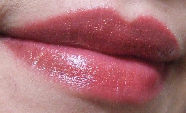 【唇妝】買贈品送雜誌~這次是為了AVON水吻流金唇膏 - 第22張圖 下一張(熱鍵:c)