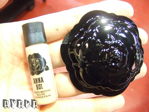 【底妝】ANNA SUI魔幻光透瓷娃娃系列第二彈(附聖誕彩妝訊息) - 第7張圖 下一張(熱鍵:c)