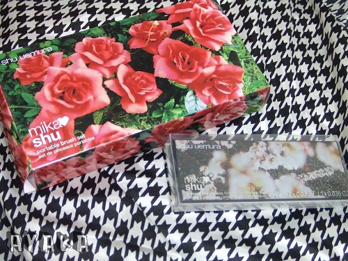 【心得】植村秀限量版Mika專業刷具組/花舞晶伶眼彩盤 - 第1張圖 下一張(熱鍵:c)