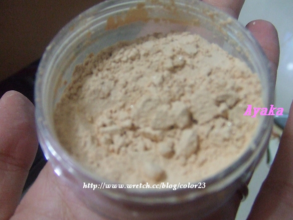 【底妝】超美的BEAUTY MAKER新品~毛孔光光隱形蜜粉初步心得 - 第8張圖 下一張(熱鍵:c)