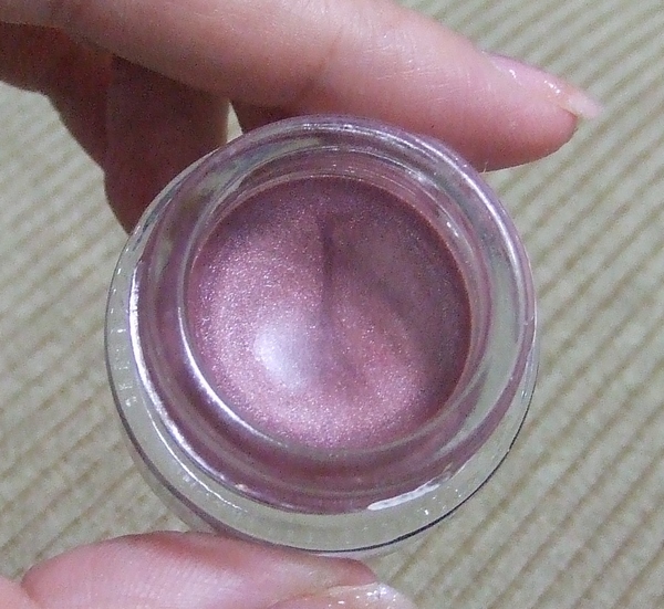 【彩妝】便宜好物~雅芳瓷光亮采唇膏~ - 第11張圖 下一張(熱鍵:c)