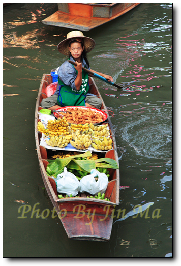Damnoen Saduak Floating Market