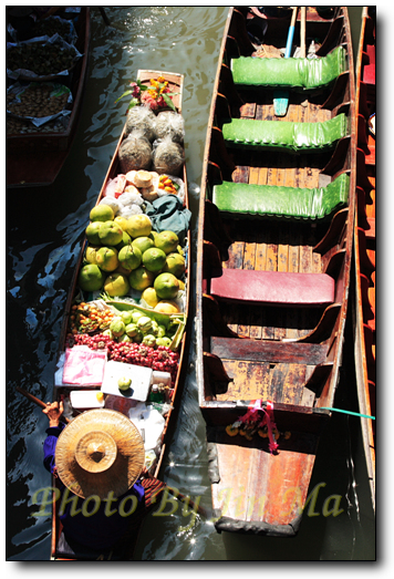 Damnoen Saduak Flating Market