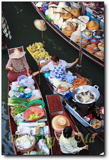 Damnoen Saduak Floating Market