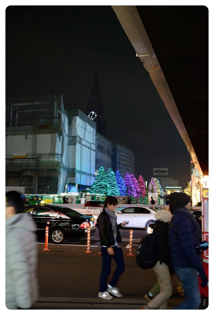 晚上,坐车回新宿,逛东京铁塔