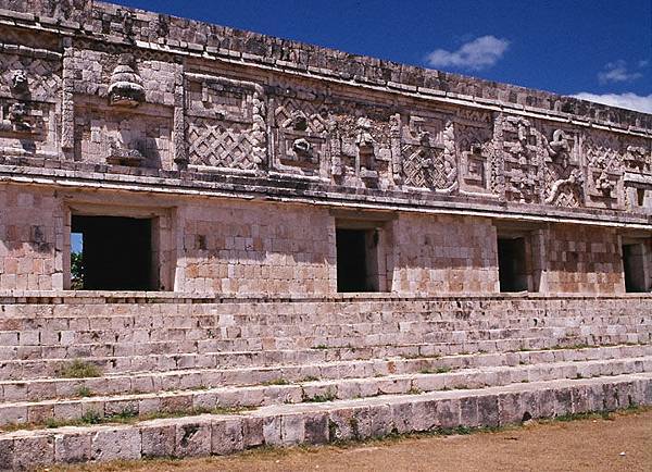uxmal a3