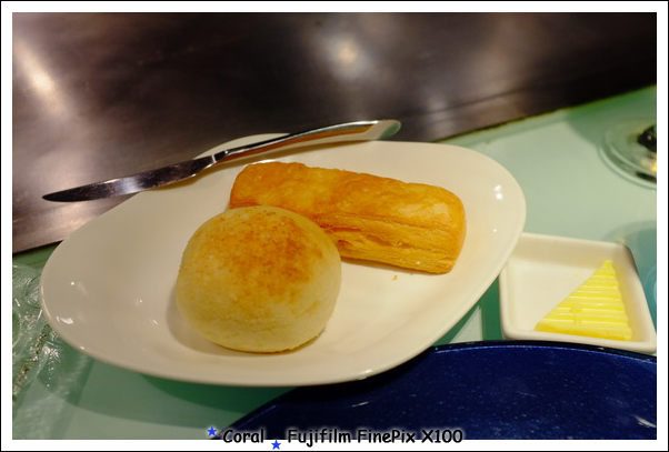 帕瑪森起司麵包和橙香可頌