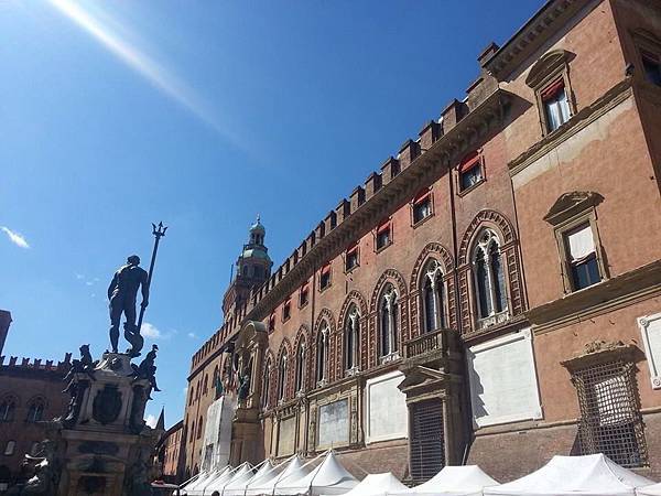 10668211_777106525683462_589621406_n