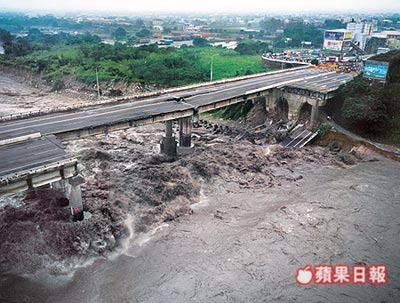 80916辛樂克-台中縣.后豐大橋(豐原←→后里)長640公尺 ● 橋齡18年LN01_004.jpg 80916辛樂克-台中縣.后豐大橋(豐原←→后里)長640公尺 ● 橋齡18年LN01_004.jpg