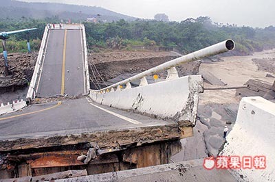 80916辛樂克-嘉義縣.五虎寮橋(中埔←→番路)長180公尺 ● 橋齡28年LN04_001.jpg 80916辛樂克-嘉義縣.五虎寮橋(中埔←→番路)長180公尺 ● 橋齡28年LN04_001.jpg