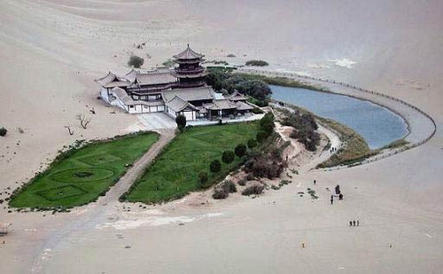 全球11處瀕臨消失的美景-中國.甘肅月牙泉—2015乾枯2.jpg 全球11處瀕臨消失的美景-中國.甘肅月牙泉—2015乾枯2.jpg