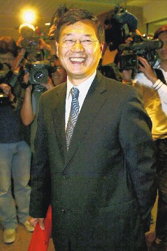 廖風德_準內政部長廖風德昨天下午登山時不適,就近送台北市萬芳醫院急救,到院前即無心跳,搶救五小時後,於晚上九時十分宣告不治。.jpg 廖風德_準內政部長廖風德昨天下午登山時不適,就近送台北市萬芳醫院急救,到院前即無心跳,搶救五小時後,於晚上九時十分宣告不治。.jpg