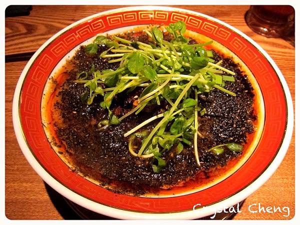 【關西自由行✈京都好食推薦】老虎餃子會館 四条烏丸店 黑胡麻担担麵 麵Q彈但是湯好鹹吶!!