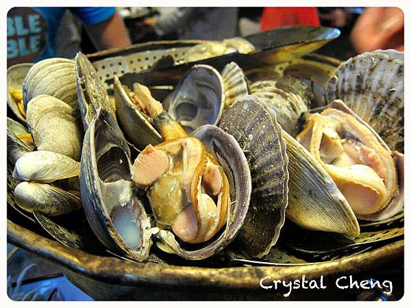 【首爾好食推薦】조가비 貝類海鮮料理 Jogabi Seafood Bar & Restaurant 新鮮貝類大鍋上桌 咬到嘴巴好痠吶!