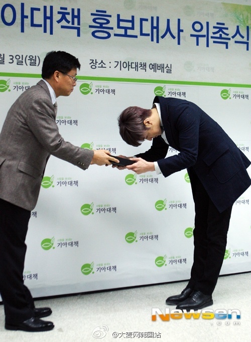 6d5cc8f1tw1ee2ghv2ji2j20dw0izn0c