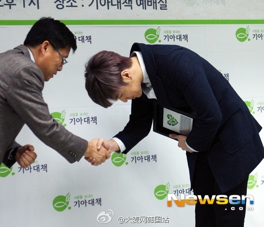 6d5cc8f1tw1ee2ghtx9wqj20f00cvtax