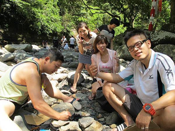 1176256_330443673759610_1243815346_n.jpg 1176256_330443673759610_1243815346_n.jpg