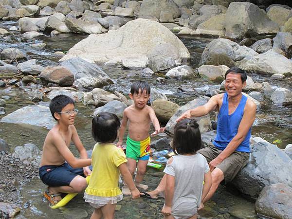 1236663_330443990426245_592816497_n.jpg 1236663_330443990426245_592816497_n.jpg