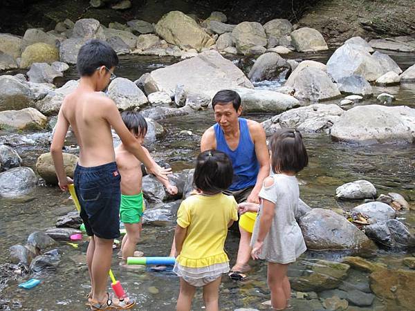 1231456_330443953759582_1706194564_n.jpg 1231456_330443953759582_1706194564_n.jpg