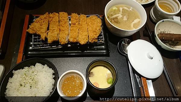 沙朗豬排(里肌肉) 沙朗豬排(里肌肉)