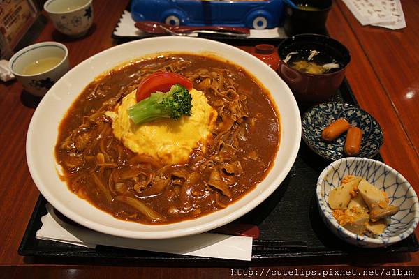 紅酒醬汁牛肉蛋包飯 紅酒醬汁牛肉蛋包飯
