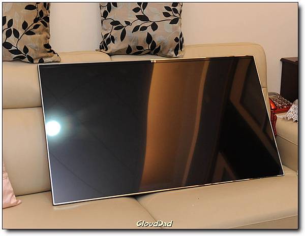 極細框 超薄型的LG 3D Smart TV -47LM9600-DA