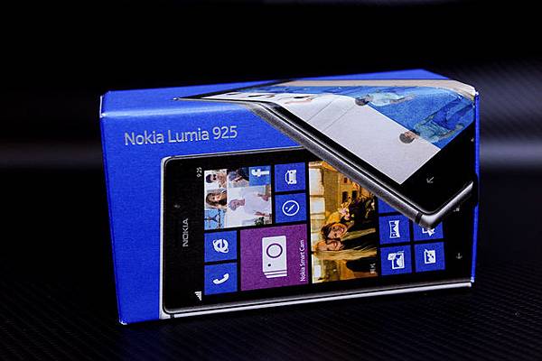 極簡內斂 金屬質感 強悍夜拍能力的NOKIA Lumia 925 評測、功能、實拍