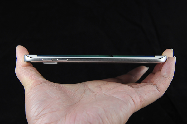 S6edge-49